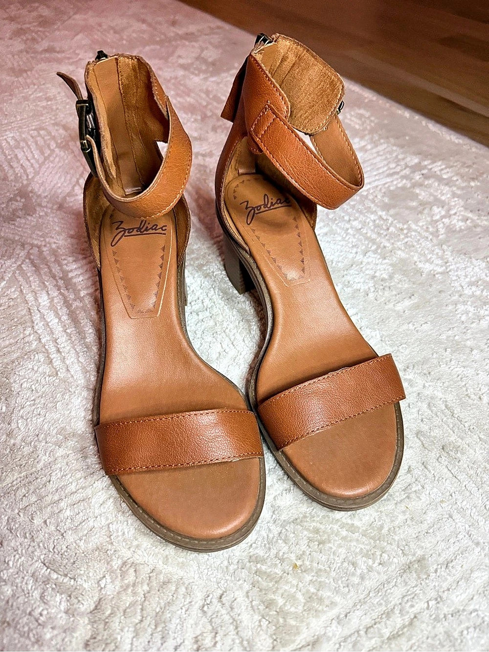 Bali Brown Block Heel Sandals Like New
